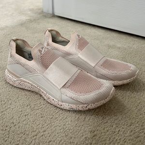 APL TechLoom Bliss Womens Sneaker size 9.5